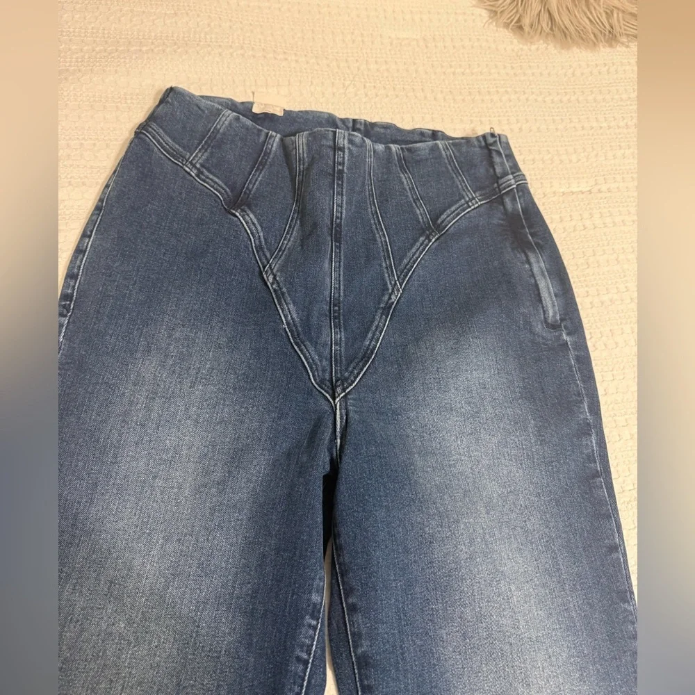 Good American High Rise Blue Jeans - Picture 5 of 12